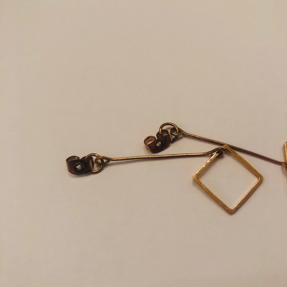 🔴 Geometric Drop Earring - Picture 8 of 8